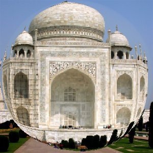 Η ίδια εικόνα, πριν και μετά την εφαρμογή εφέ φακού.